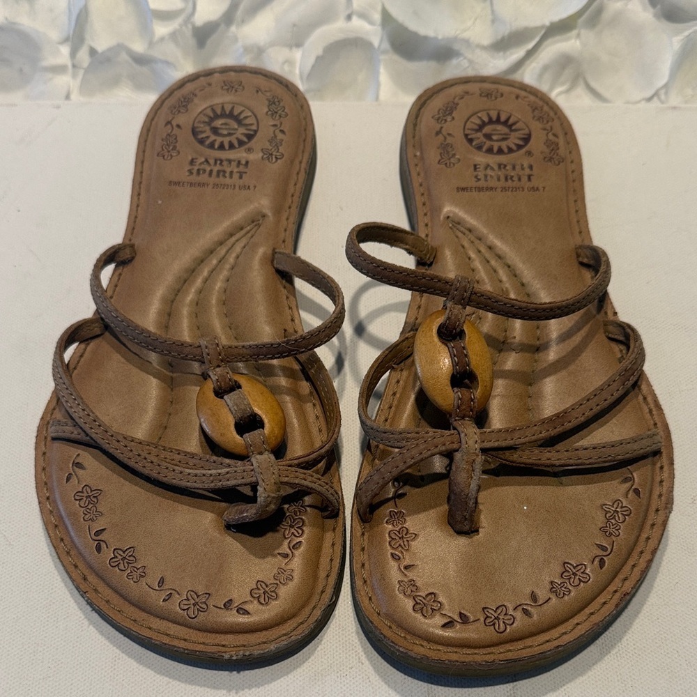 Earth Spirit Women's Tan Sandals with Wooden Accent